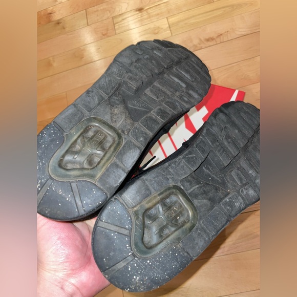 AIR MAX 1 ULTRA ESSENTIAL BLACK/BLACK SIZE 9 - Picture 9 of 12